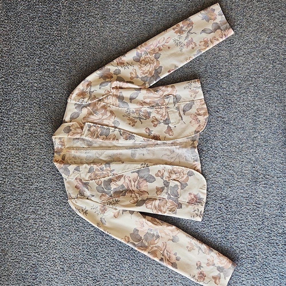 Women's Floral Blazer